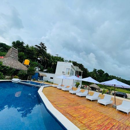 Three Queen Villa And Homestay Waikabubak Extérieur photo