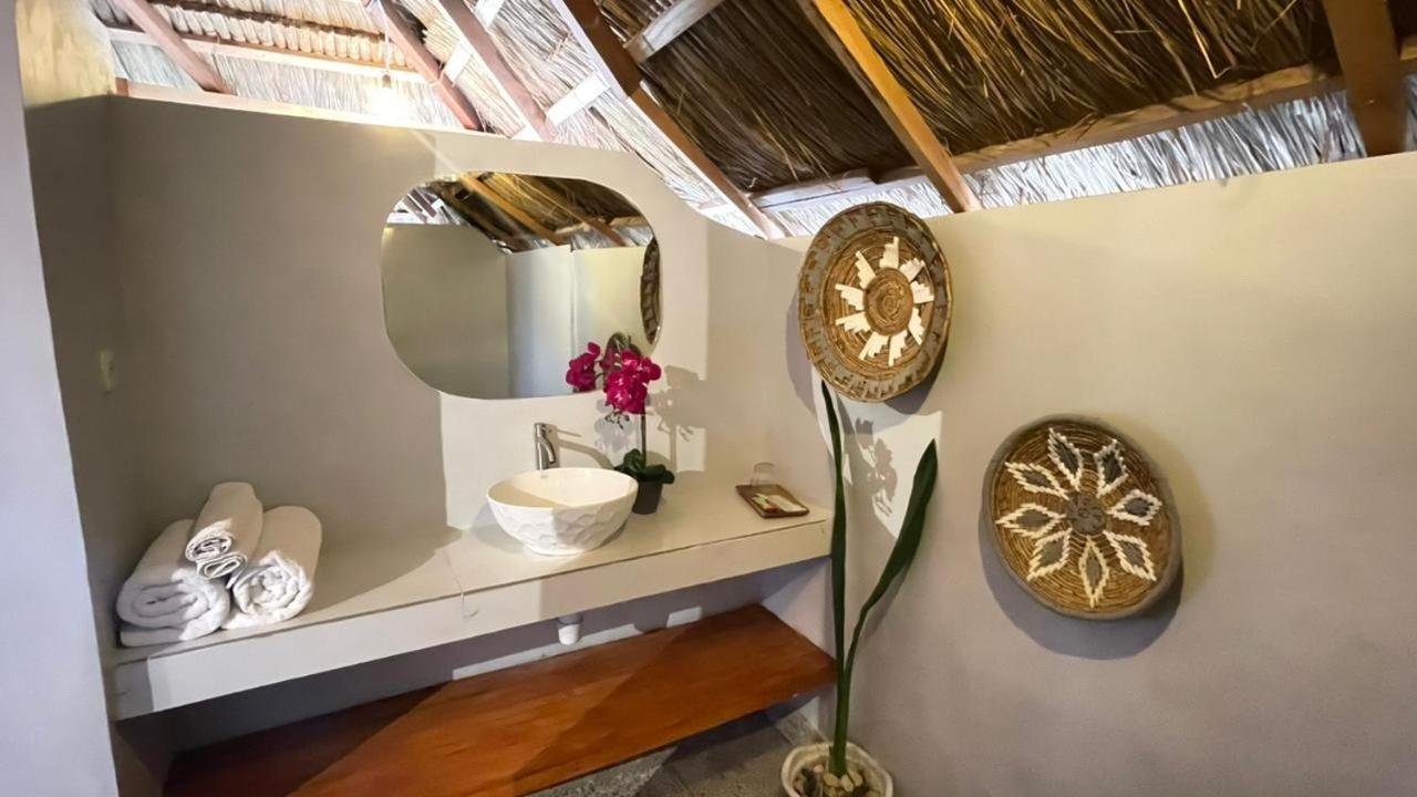 Three Queen Villa And Homestay Waikabubak Extérieur photo