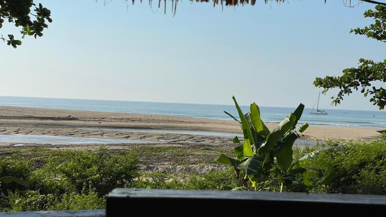 Three Queen Villa And Homestay Waikabubak Extérieur photo
