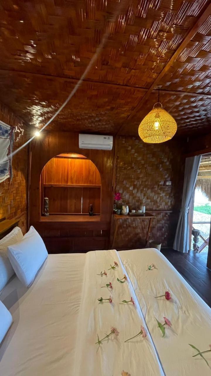 Three Queen Villa And Homestay Waikabubak Extérieur photo