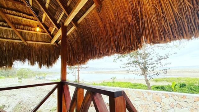 Three Queen Villa And Homestay Waikabubak Extérieur photo
