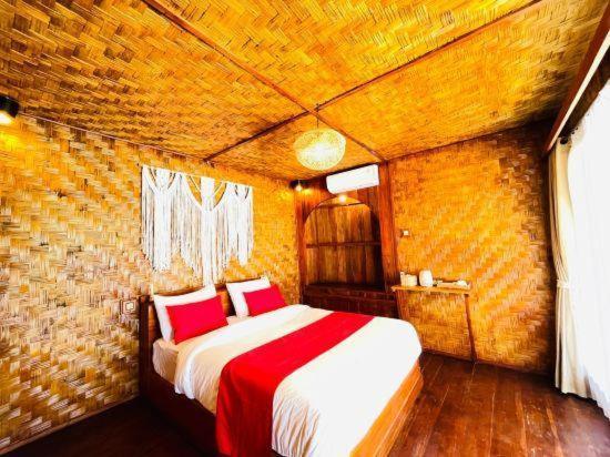 Three Queen Villa And Homestay Waikabubak Extérieur photo